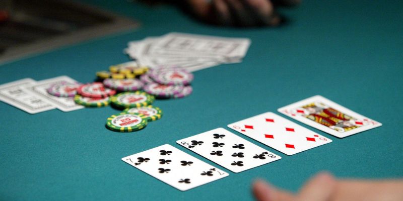 Truy cập 123BET tham gia săn thưởng game bài Poker ngay hôm nay